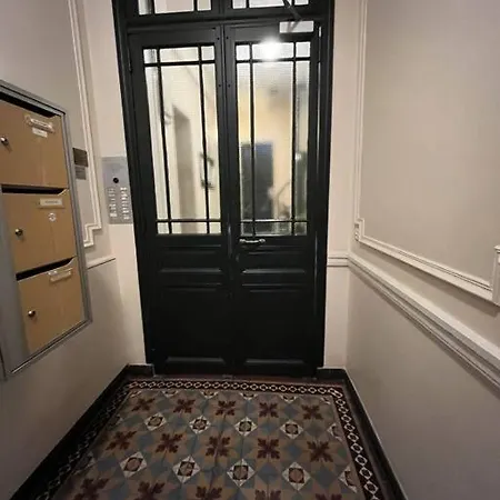 דירה Flat