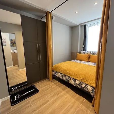Flat Apartment *